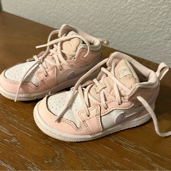 Nike Jordan 1 Mid Pink & Purple Toddler Girl Shoes in Size 9C - Picture 1 of 6